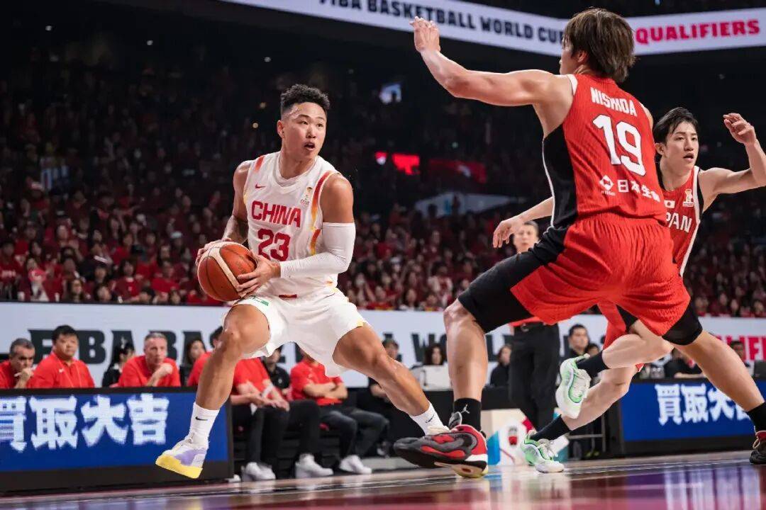 中国男篮逆转日本！上半场想骂人！下半场都道歉了！