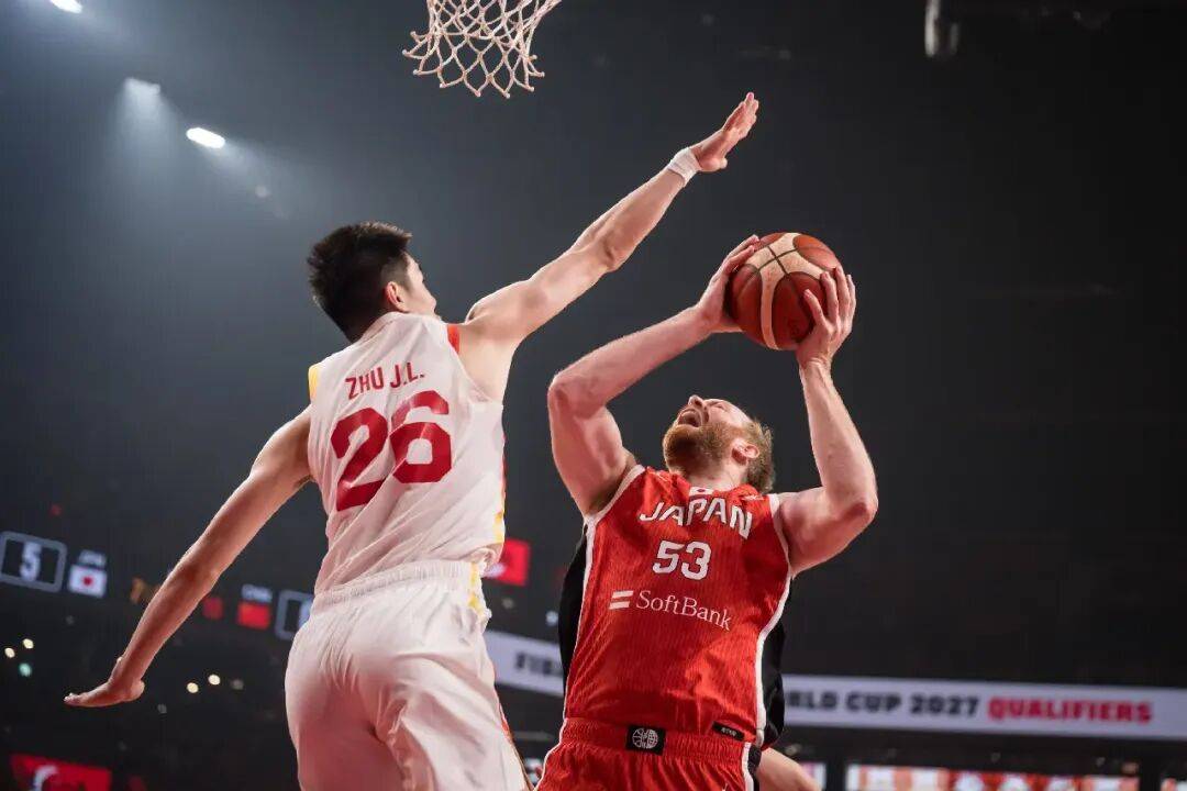 中国男篮逆转日本！上半场想骂人！下半场都道歉了！