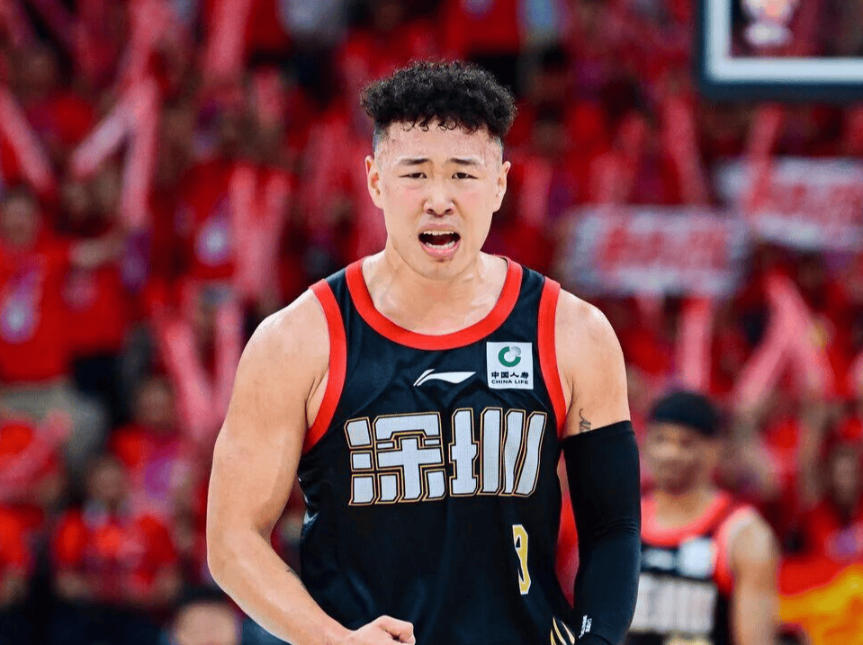 2-0!浙江广厦夺赛点,李慕豪伤退,小孩哥伤停,贺希宁独木难支,深圳恐将被淘汰!